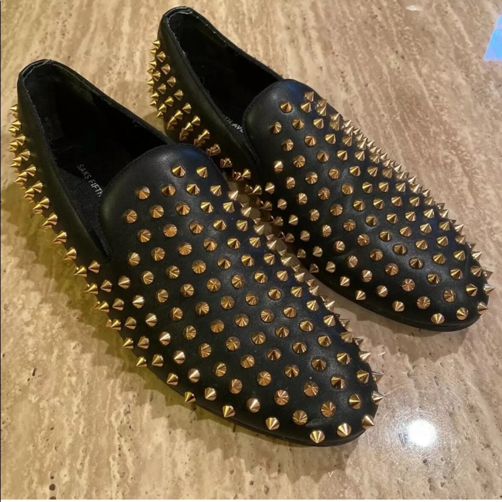 Saks Fifth Avenue Mens Black Leather Gold Stud 10